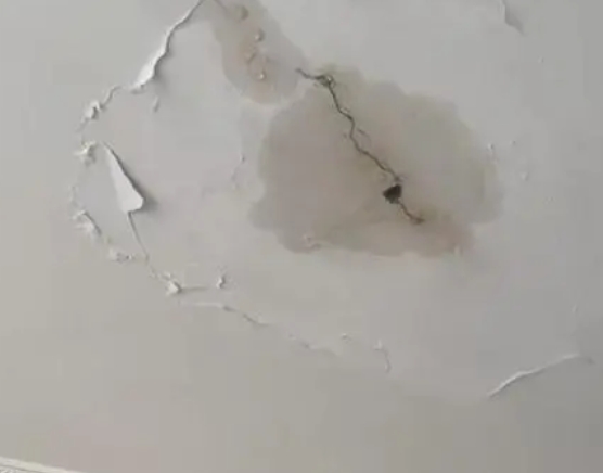 君山阳台漏水维修公司分享下屋面防水工程质量问题原因分析